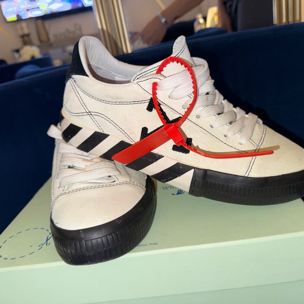 Off-White Cream and Black Kids Sneakers with Red Accent